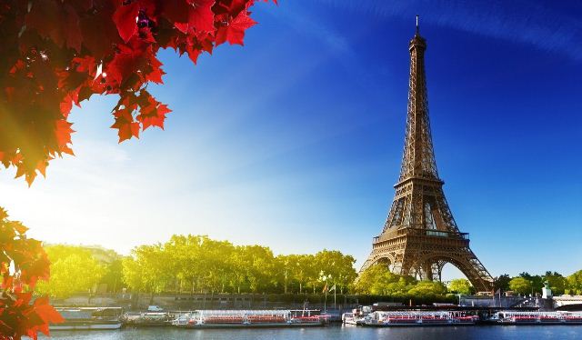 Eiffel-Tower-Paris-France-Autumn-Wallpaper