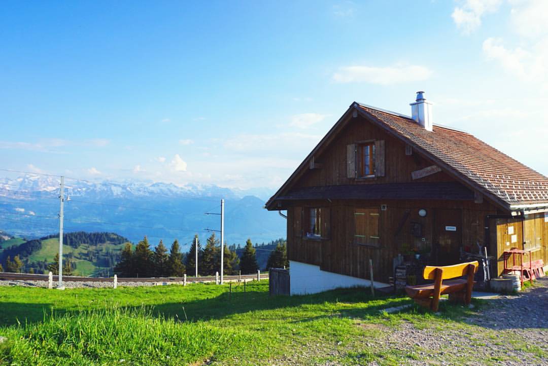 Berwisata alam dalam 24 jam di Swiss