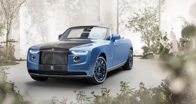 Rolls-Royce Luncurkan Mobil Mewah Dengan Fasilitas Meja Bar Mirip Kapal Pesiar 
