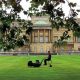 Taman Istana Buckingham Palace Dibuka Untuk Piknik