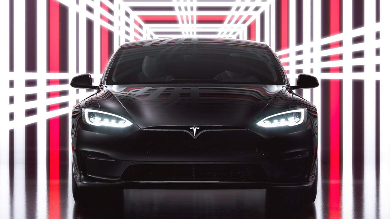 Elon Musk Ungkap Kemampuan Gaming Di Tesla Model S Paid Setara Dengan PS5 
