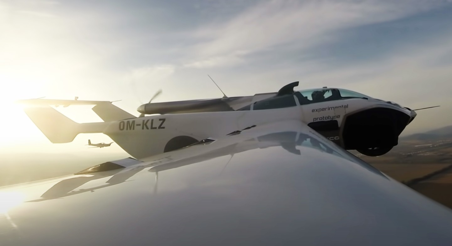 Mobil Terbang Bermesin BMW Berhasil Lakukan Uji Coba Penerbangan