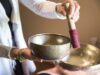 Mengenal Terapi Singing Bowl, Mangkuk Emas yang Digunakan Rara Pawang Hujan