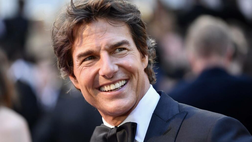 Tom Cruise Akan Menjadi Aktor Hollywood Pertama yang Syuting di Luar Angkasa
