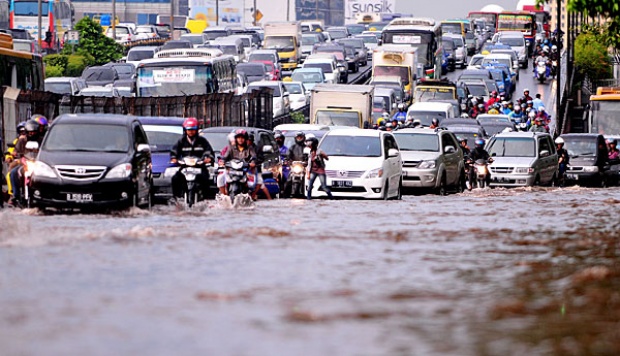 Agar Terhindar Dari Macet, Pantau Aplikasi Banjir di Jakarta Dengan 5 Aplikasi Ini