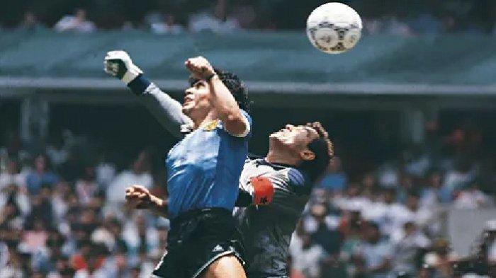 Bola ‘Tangan Tuhan’ Maradona Dijual Dengan Harga Fantastis!