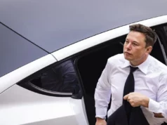 Elon Musk Bawa Wastafel ke Kantor Pusat Twitter di San Francisco