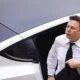 Elon Musk Bawa Wastafel ke Kantor Pusat Twitter di San Francisco