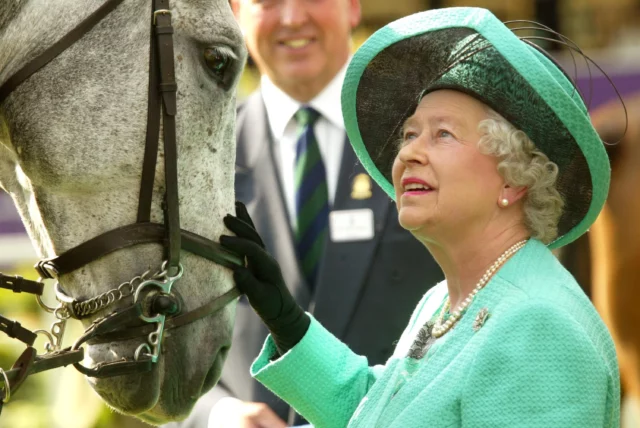 14 Kuda Pacuan Warisan Ratu Elizabeth II Akan Dijual Raja Charles III