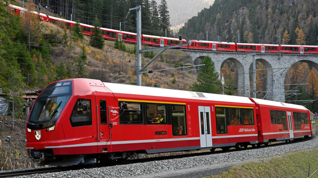 Miliki 100 Gerbong, Swiss Pecahkan Rekor Kereta Penumpang Terpanjang di Dunia