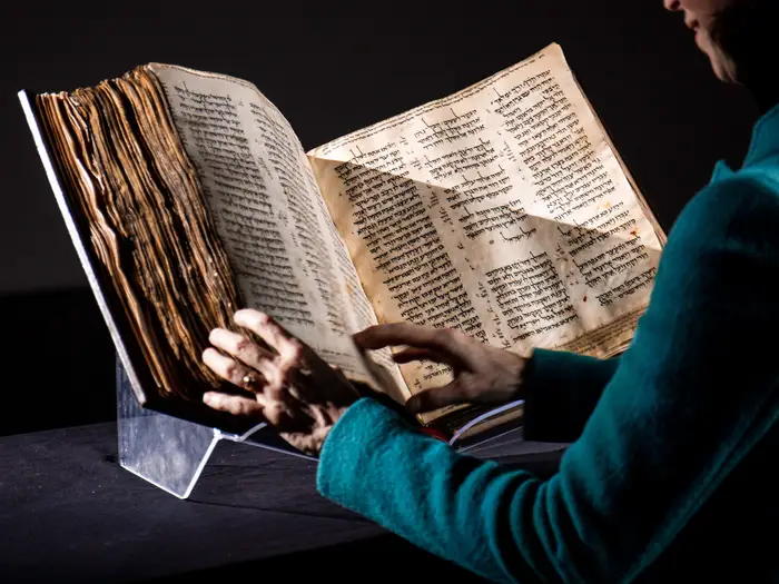 Alkitab Ibrani Codex Sassoon Akan Dilelang Seharga Rp758,8 Miliar