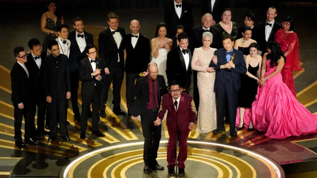 Film Everything Everywhere All At Once Jadi Peraih Piala Terbanyak di Oscar 2023