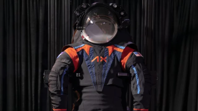 Ini Alasannya Baju Baru Astronaut NASA Bukan Warna Putih