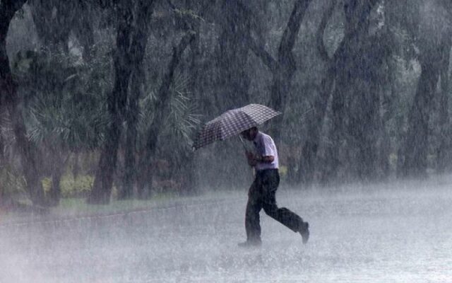 Dua Fenomena Langka Penyebab Hujan Awet di Indonesia