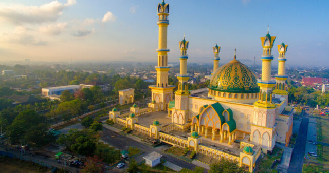 Selain Keindahan Alamnya, Ternyata Lombok Dijuluki Pulau Seribu Masjid