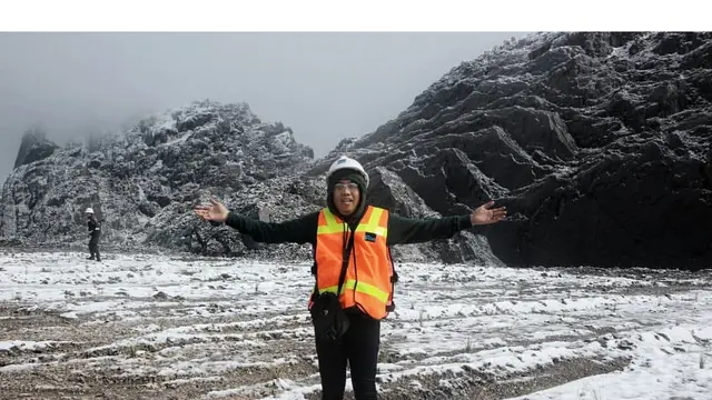 Mengenal Lebih Jauh Fenomena Hujan Salju di Grasberg, Papua