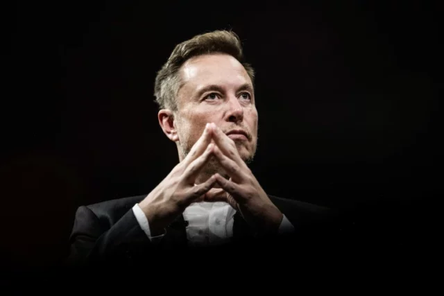 Elon Musk Ganti Logo Burung Twitter Jadi Logo X