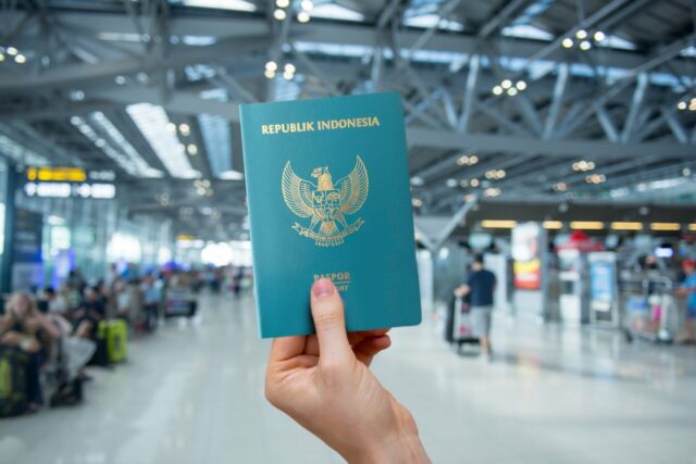 Hanya Ada 3 Orang di Dunia yang ke Luar Negeri Tanpa Perlu Paspor