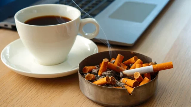Merokok Bisa Meredakan Stres? Ini Sebabnya