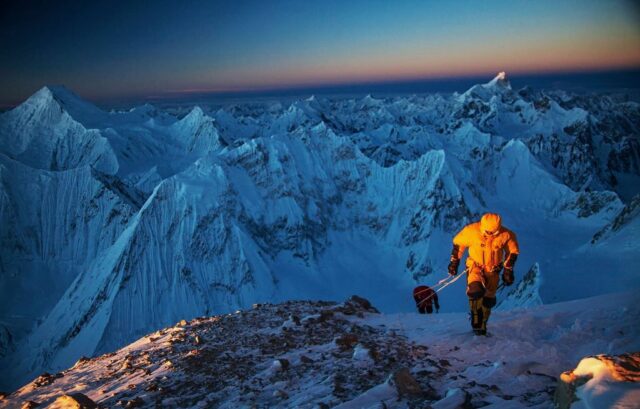 Akibat Banyak Mayat, Biaya Izin Daki Gunung Everest Naik Jadi Rp229 Juta