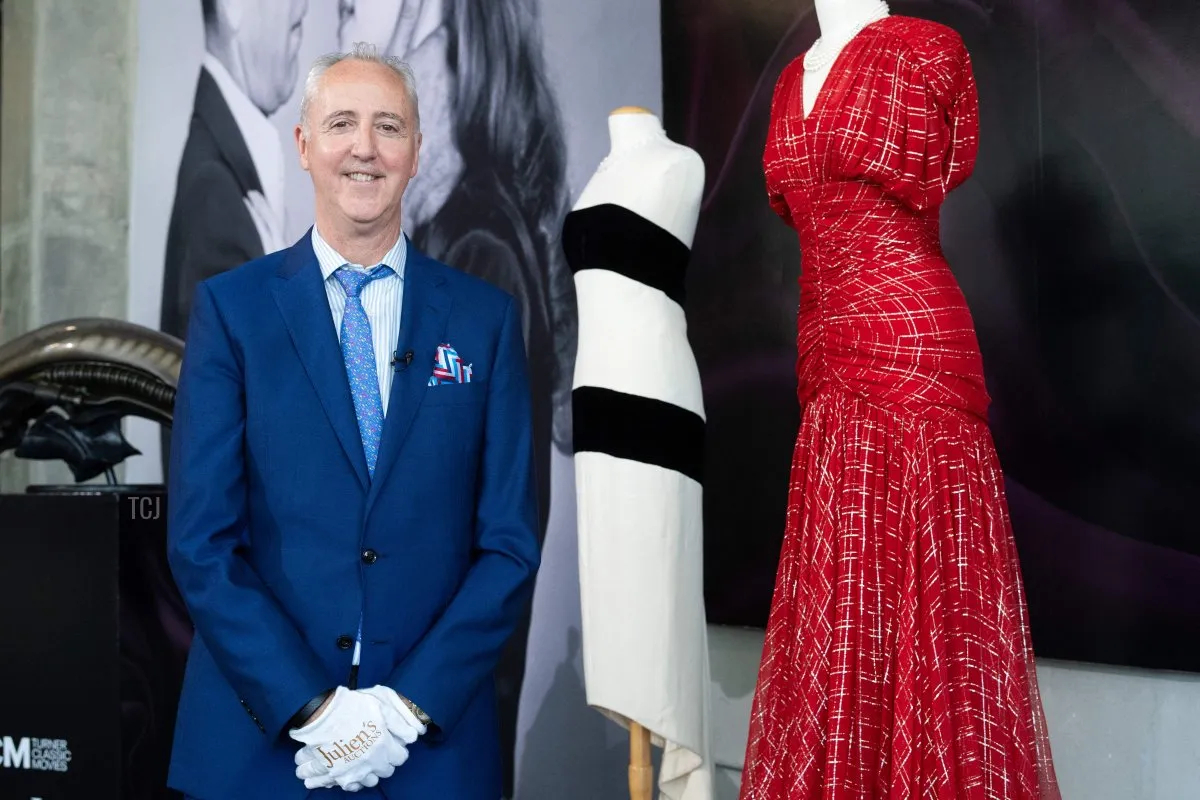 Koleksi Gaun Putri Diana Terjual Rp24,8 miliar