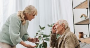 Hari Alzheimer Sedunia 2023: Kenali Upaya Pencegahan & Risiko