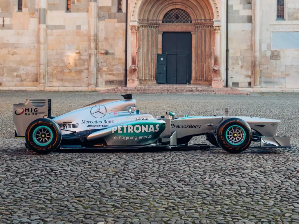Mobil Kemenangan Pertama Lewis Hamilton Akan Dilelang